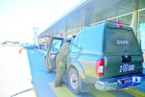 Maleta olvidada en el aeropuerto movilizó a Carabineros