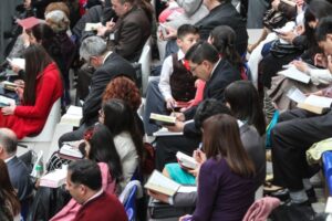 Casi 3 mil personas participaron en asamblea de Testigos de Jehová