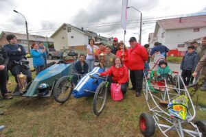 “Carrera de autos sin motor”