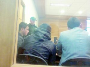Dos jóvenes fueron detenidos circulando con auto robado en pleno centro de Punta Arenas