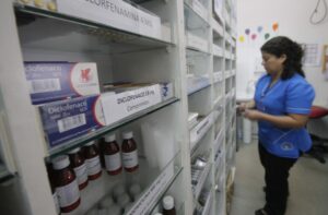 El modelo de farmacia popular de Recoleta que puede replicarse en Punta Arenas
