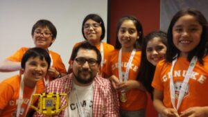 Escuela de Cerro Sombrero clasifica a la final nacional de robótica