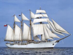 Buque escuela “Esmeralda” recala hoy en Punta Arenas