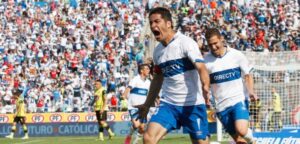 Católica venció con lo justo a San Luis y mantiene su lucha por el título del Apertura