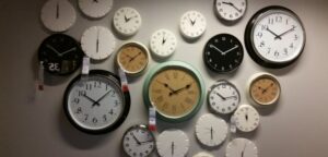¿Por qué todos los relojes de los anuncios publicitarios indican las 10?
