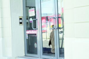 Uso fraudulento de tarjeta de crédito y espionaje informático serían los delitos en la millonaria clonación