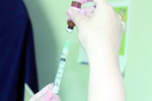 Más de 70 recién nacidos tendrán que esperar para ser vacunados