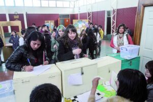 Con retraso partieron las elecciones en la UMAG