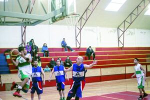 Básquetbol Canadela tiene tres punteros en su competencia