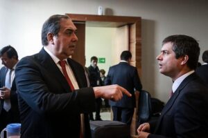 Defensa insiste en que cuestionado arriendo de oficinas fue firmado como “un particular”