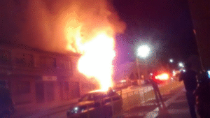 Daños millonarios dejó devastador incendio en céntricos locales comerciales de Punta Arenas