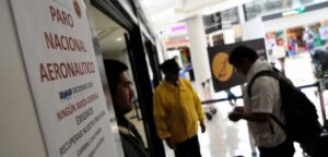 Gobierno implementará “vuelos humanitarios” por paro indefinido de funcionarios de la DGAC