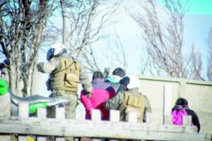 Dos jóvenes intoxicados  por inhalación de solventes