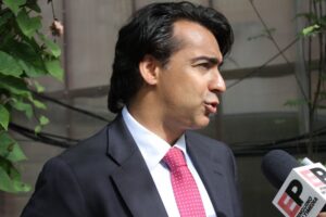 PRO afina nombramiento de directiva regional mientras ME-O declara como imputado y baja en encuestas