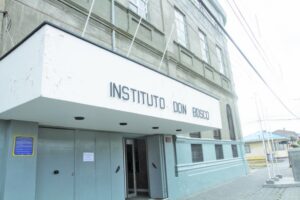 Más de 20 despidos hubo ayer  en el Instituto Don Bosco