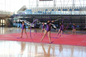Un centenar de niños y niñas fueron parte del festival de gimnasia artística y rítmica