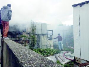 Incendio consumió a mediagua y dejó un damnificado en la Carlos Ibáñez