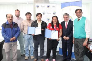 Natalina que ganó medalla de oro en sudamericano es homenajeada junto a su entrenador