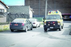 Joven resultó lesionado tras colisión entre auto y bicicleta