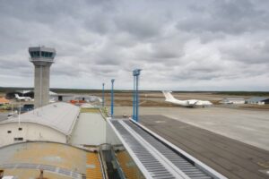 LAN cierra venta de pasajes para 17 y 18 ante eventual paro de funcionarios de la DGAC