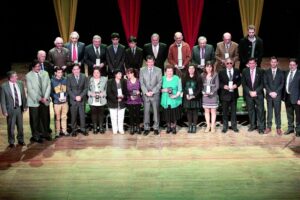Punta Arenas homenajeó a 17 ciudadanos destacados en su 167 aniversario
