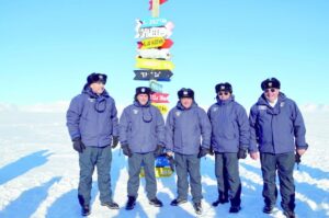 Ministro de Defensa visitó el Glaciar Unión