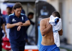 Una estrella triste: Colo Colo se tituló campeón en una jornada bochornosa y gracias a la derrota de la UC