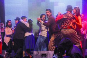 Desde hace 5 meses, artistas persiguen pagos por presentación en Festival Folclórico en la Patagonia