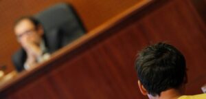 Hombre que quemó a su pareja embarazada fue formalizado por femicidio y aborto frustrados