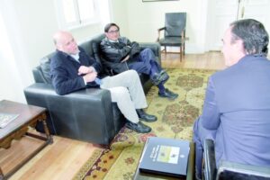 Visita de ex ministro Elizalde inicia respaldos a Lobos