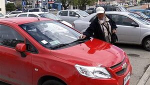 Fuerte alza del 14% registrará cobro  de estacionamiento a partir de enero