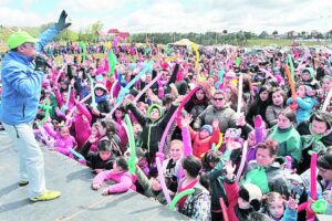 Más de 2 mil niños del Barrio Sur recibieron regalos del Viejo Pascuero