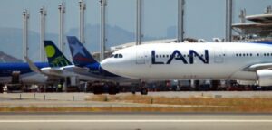 Paro DGAC: LAN cancela 51 vuelos nacionales y ofrece devolución de pasajes