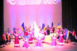 Ballet Folklórico Municipal se presenta en Teatro Municipal