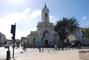 Una madre y sus tres hijos se bautizarán, harán la Primera Comunión y se confirmarán