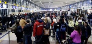 Funcionarios de la DGAC evalúan sumar nuevo paro en Navidad y Año Nuevo