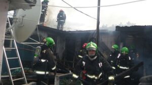Daños totales sufrió vivienda interior en pasaje Las Marías producto de un incendio