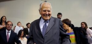 Ex presidente Patricio Aylwin está internado en la UCI tras sufrir accidente doméstico