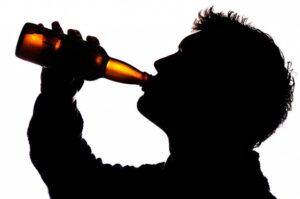Una sola copa sobrepasa el límite legal de alcohol permitido en sangre