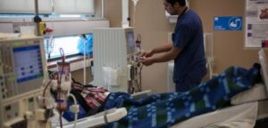Colegio Médico: Reajuste de aranceles fijados por Fonasa es un golpe a la salud pública