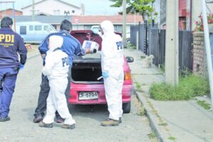 Policías recuperan cuatro vehículos  robados: una persona detenida