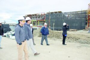 Autoridades comprobaron que obras de nuevo hospital natalino presentan un avance del 65,2 por ciento