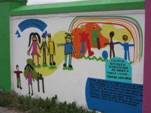 Mural hecho por niños  pretende reforzar la convivencia