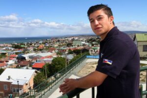 Estudiante magallánico viajó a Japón para asistir a curso de energías renovables