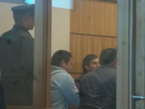 Tres detenidos al intentar robar auto que no funcionó por desperfecto mecánico