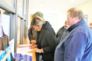 Acusan fallecimiento de mujer de 75 años por negligencia en hospital de Porvenir
