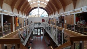 Las bajas ventas y el calor tienen en jaque a las artesanas puntarenenses