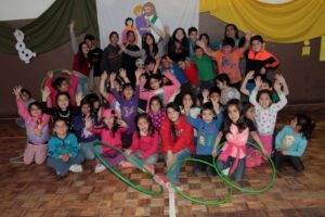 Cerca de 600 niños se  integraron ayer a los Cevas