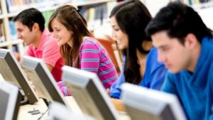 SERNAC recuerda a los alumnos que ingresan a la educación superior cómo ejercer el derecho a retracto