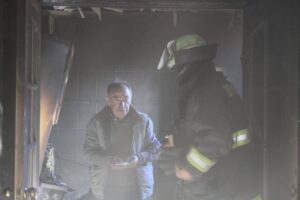 Millonarias pérdidas sufrió en incendio desabollador de 70 años junto a su esposa